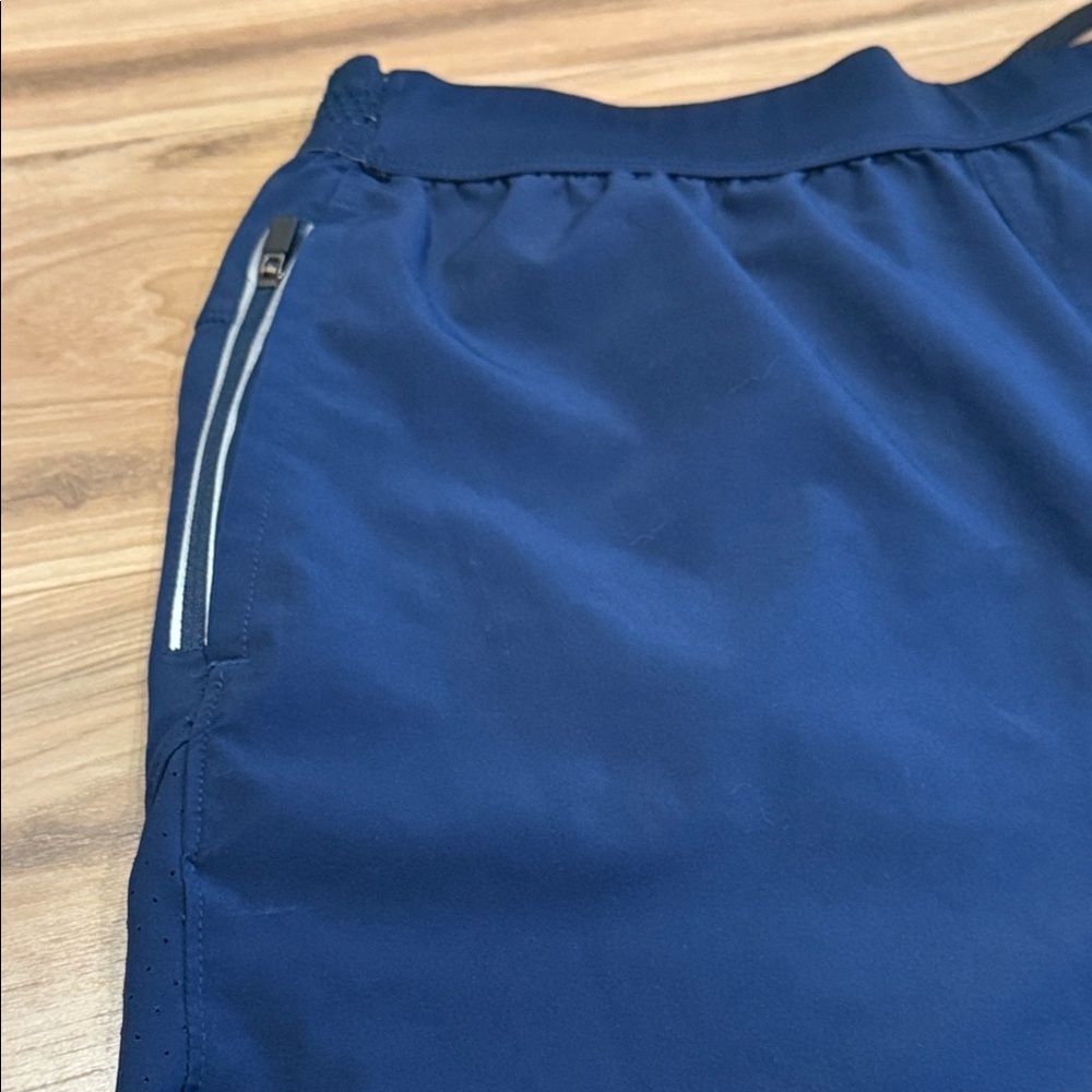 ZYIA Men's Deep Blue Athletic Shorts Medium Zippered pockets - Picture 2 of 5